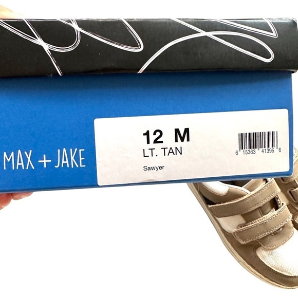 ⭐️ 5 for $25 Max + Jake Sawyer Kids’ Sneakers Tan Color Velcro Closure Size 12 M - Picture 3 of 11